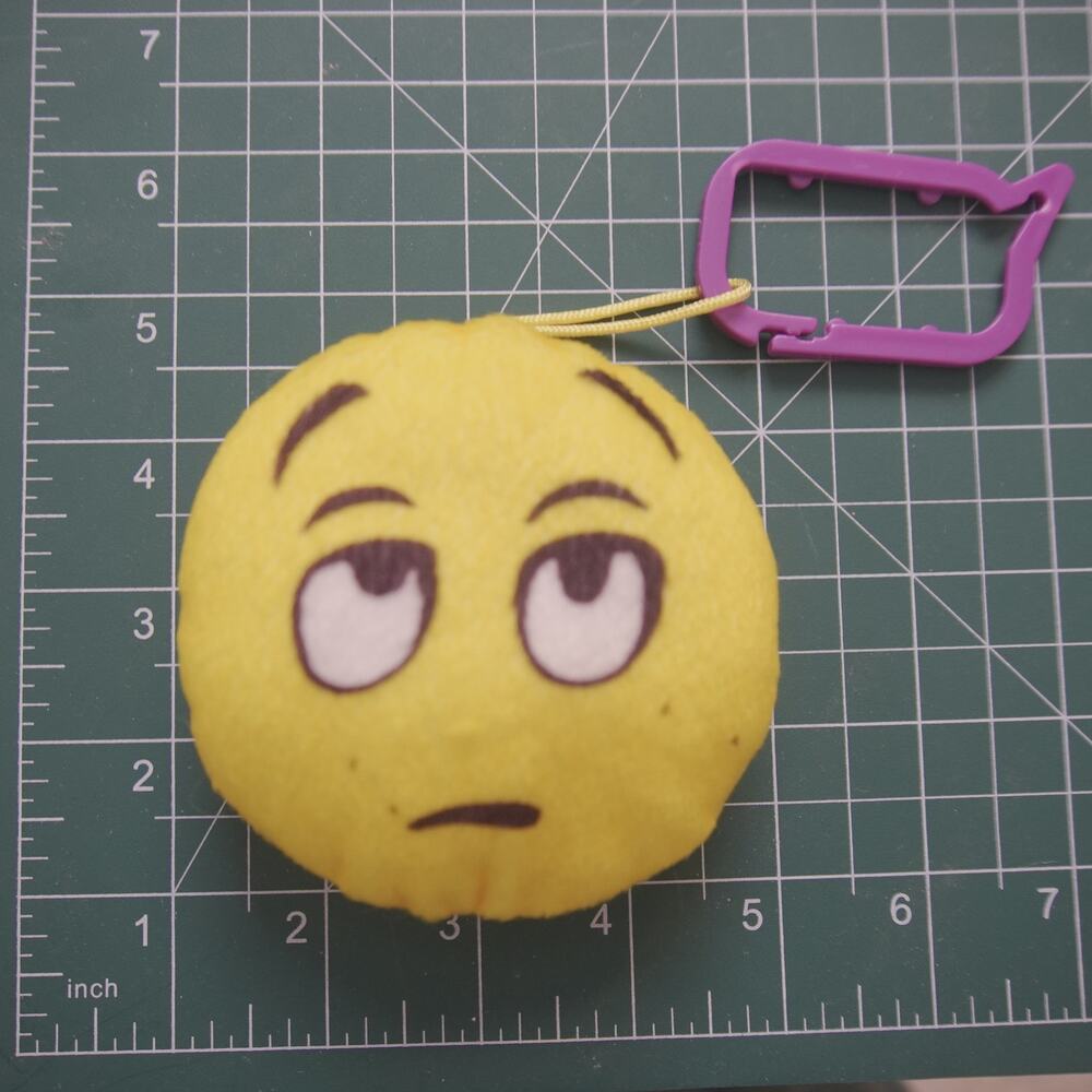 Lot of 5 Emoji Smiley Face Plush Toys McDonald’s Toy Factory Mixed Sizes - Picture 12 of 13